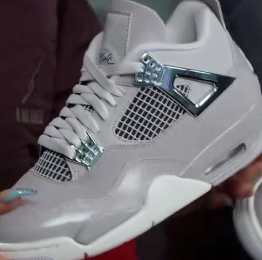 Air Jordan 4 WMNS “Frozen Moments”