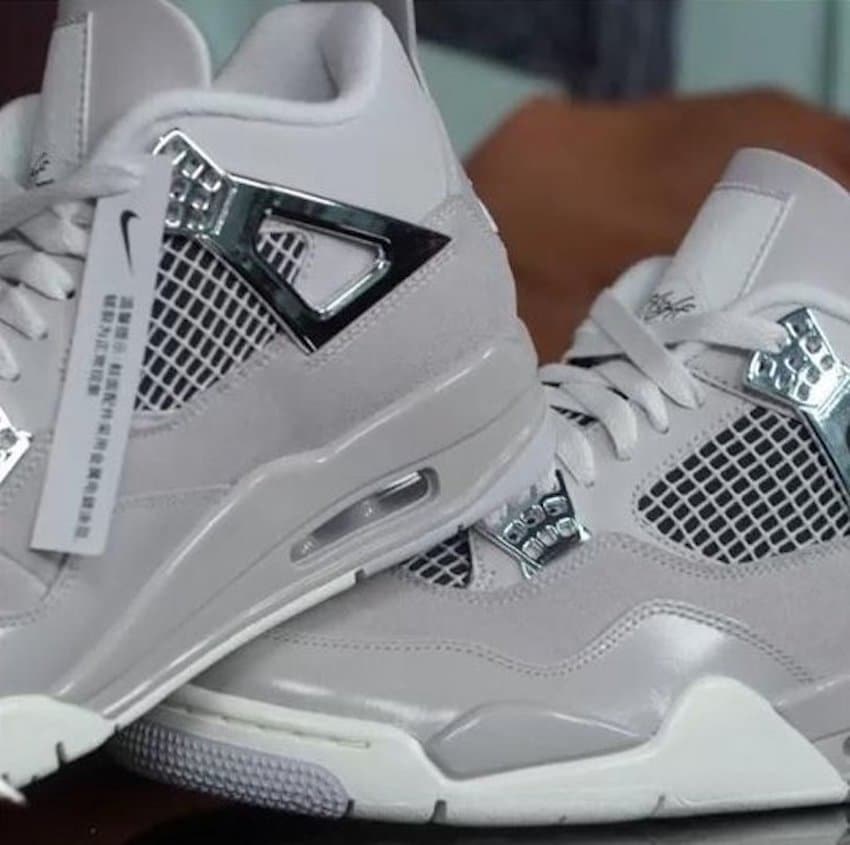 Air Jordan 4 WMNS “Frozen Moments”