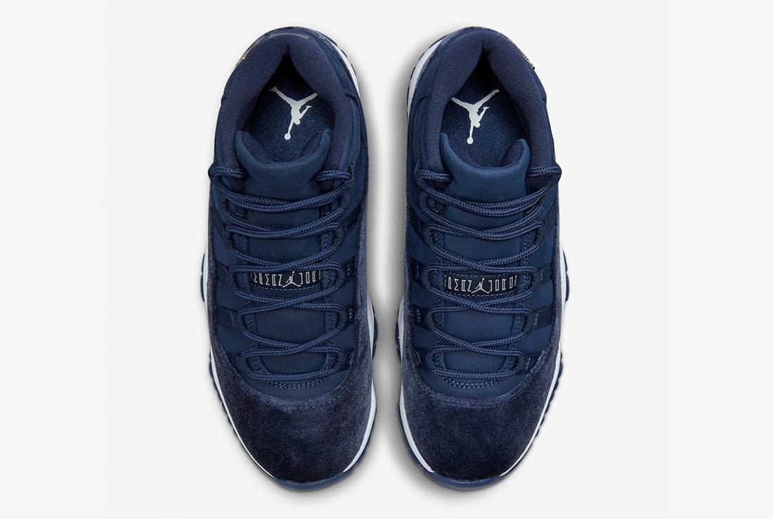 Air Jordan 11 Velvet "Midnight Navy"