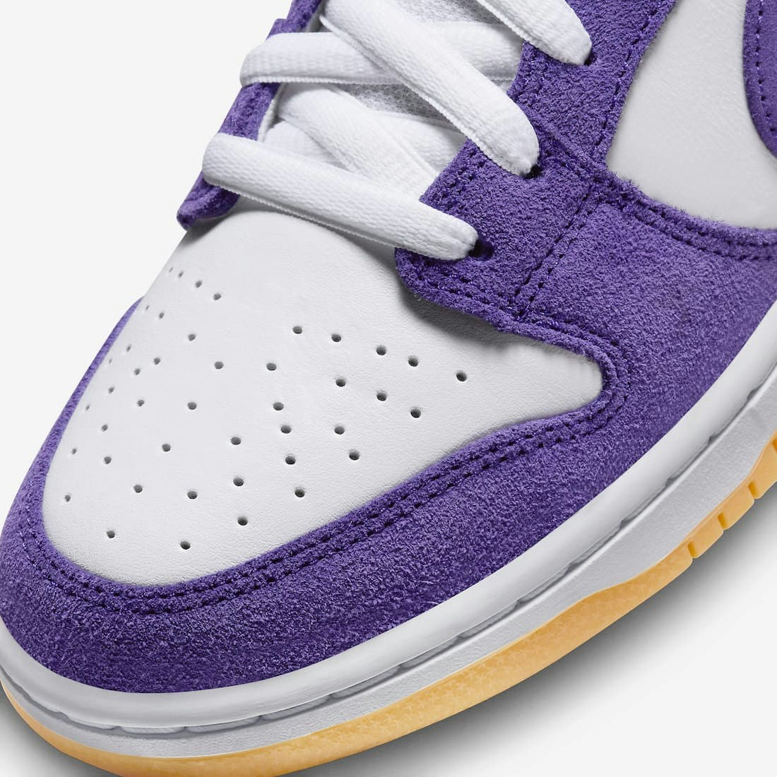 Nike SB Dunk Low “Court Purple”