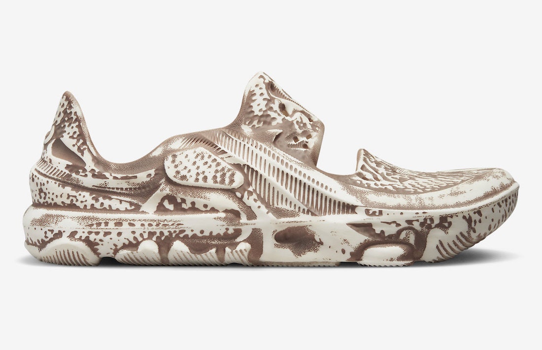 Nike ISPA Universal "Desert Dust"
