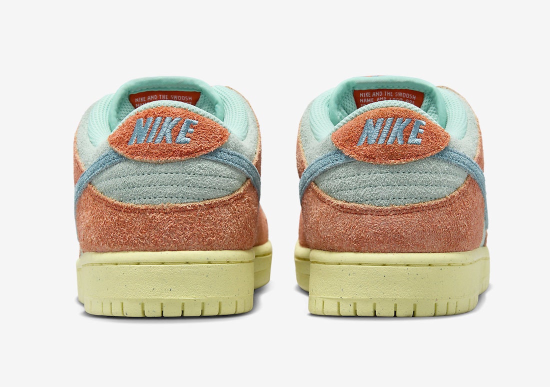 Nike SB Dunk Low "Noise Aqua"