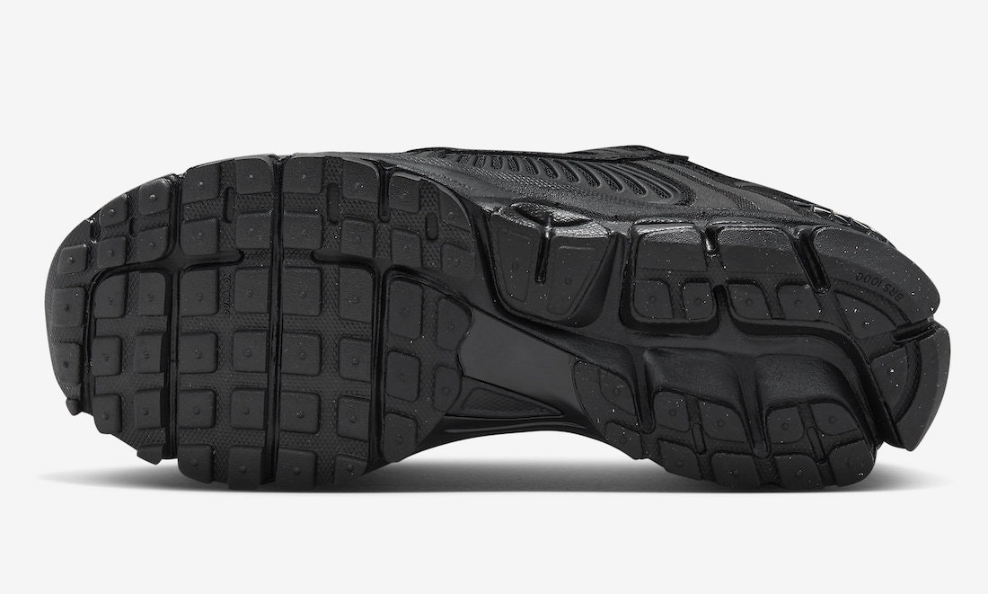Nike Zoom Vomero 5 "Triple Black"