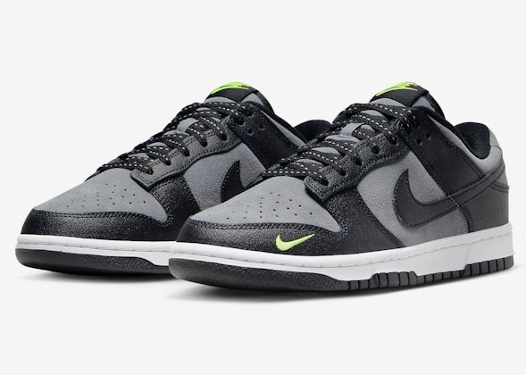 Nike Dunk Low "Green Strike"