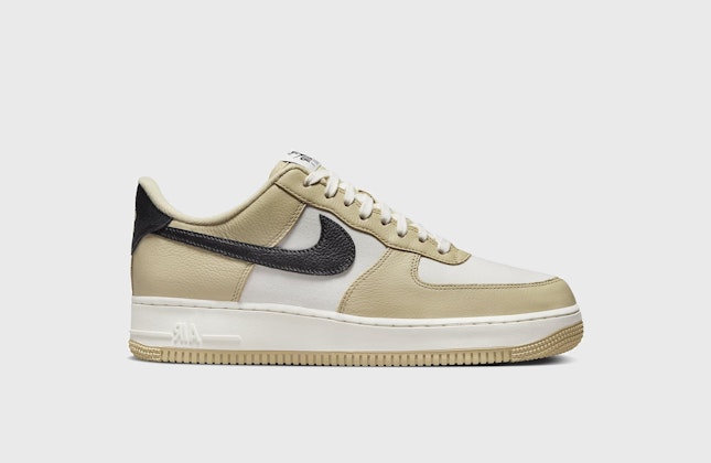 Nike Air Force 1 Low LX "Team Gold"