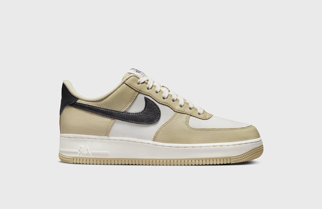 Nike Air Force 1 Low LX "Team Gold"