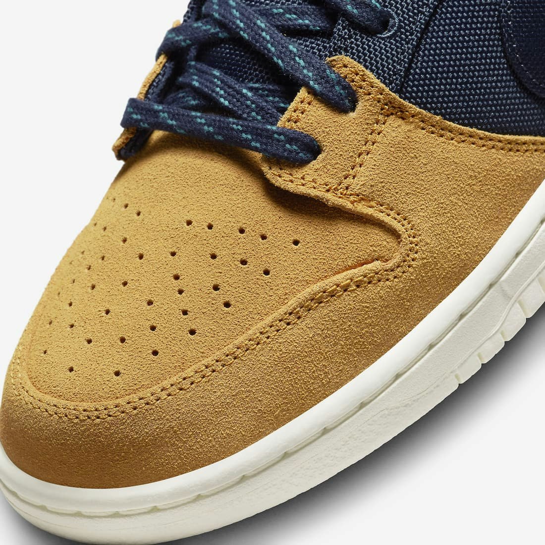  Nike SB Dunk Low "Desert Ochre"