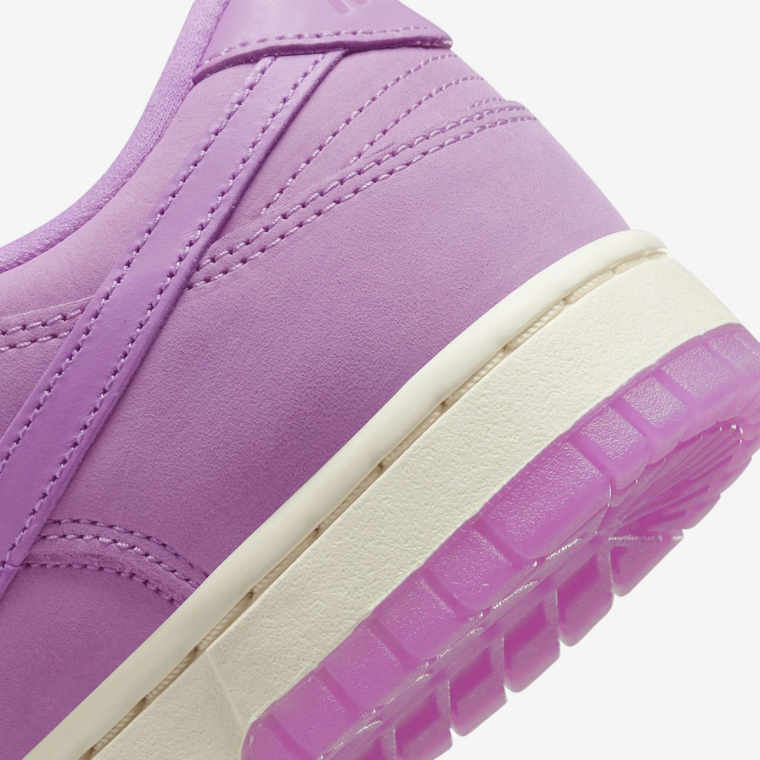 Nike Dunk Low "University Pink"