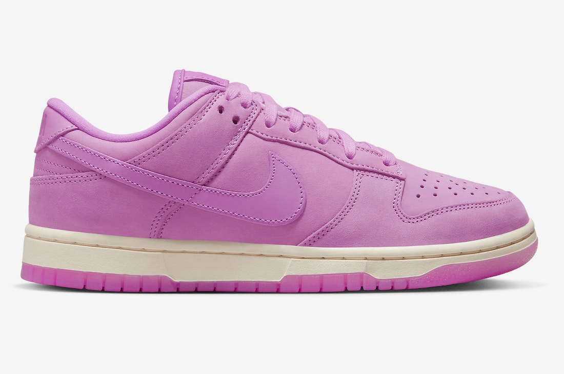 Nike Dunk Low "University Pink"