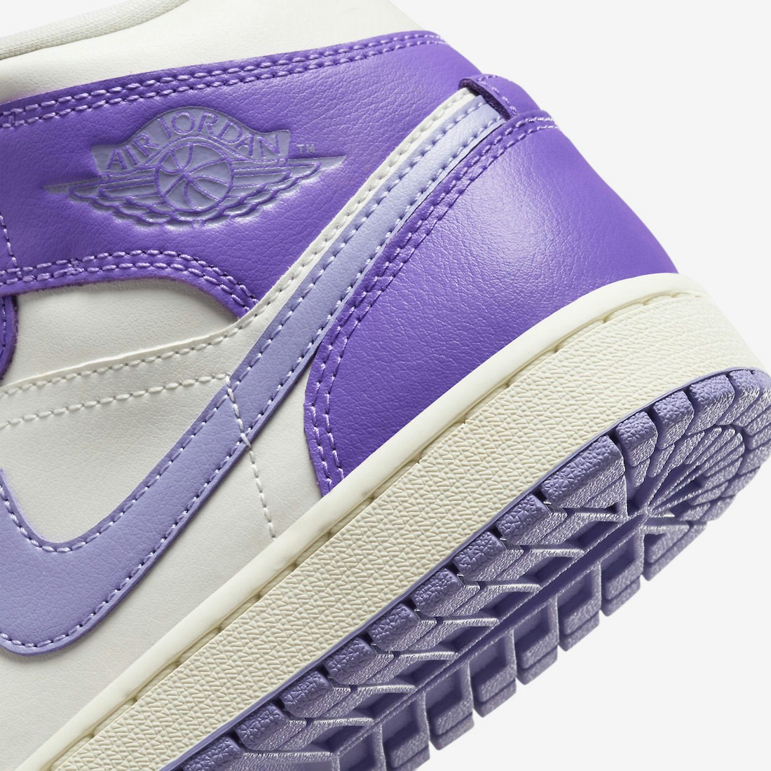 Air Jordan 1 Mid "Action Grape"