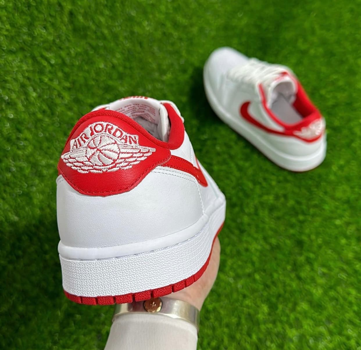 Air Jordan 1 Low OG University Red kaufen HEAT MVMNT