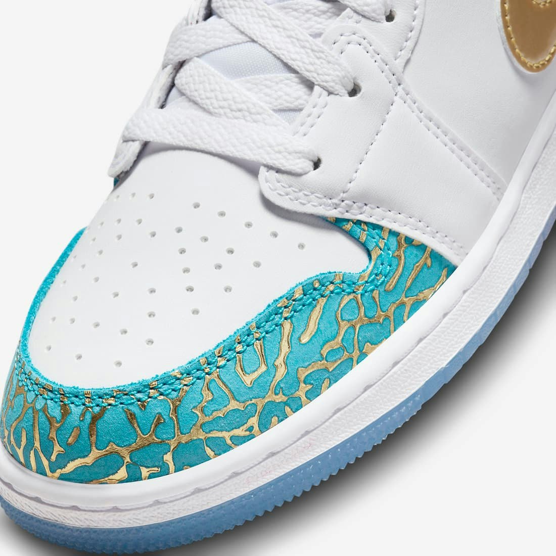 Air Jordan 1 Mid “UNC to Chicago”