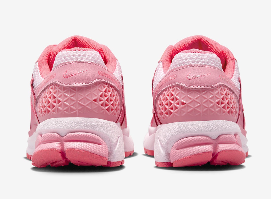 Nike Zoom Vomero 5 "Triple Pink"