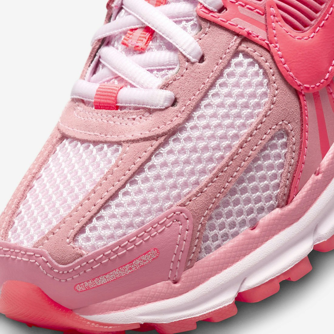 Nike Zoom Vomero 5 "Triple Pink"