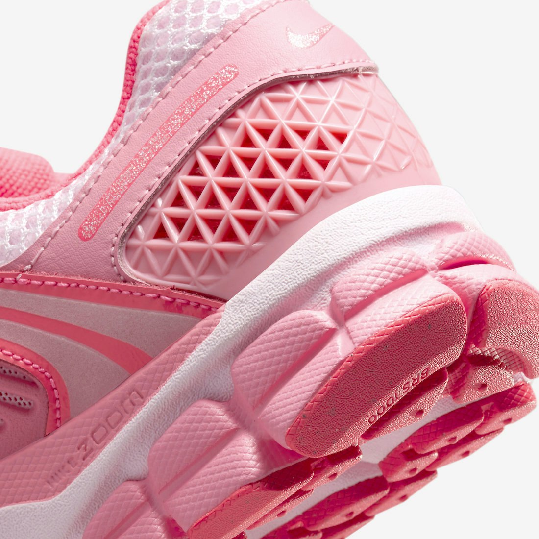 Nike Zoom Vomero 5 "Triple Pink"
