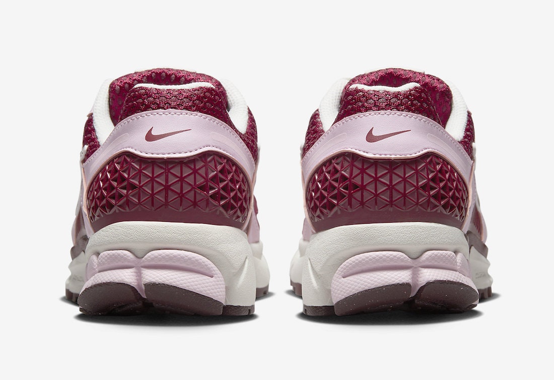Nike Zoom Vomero 5 "Valentine’s Day"