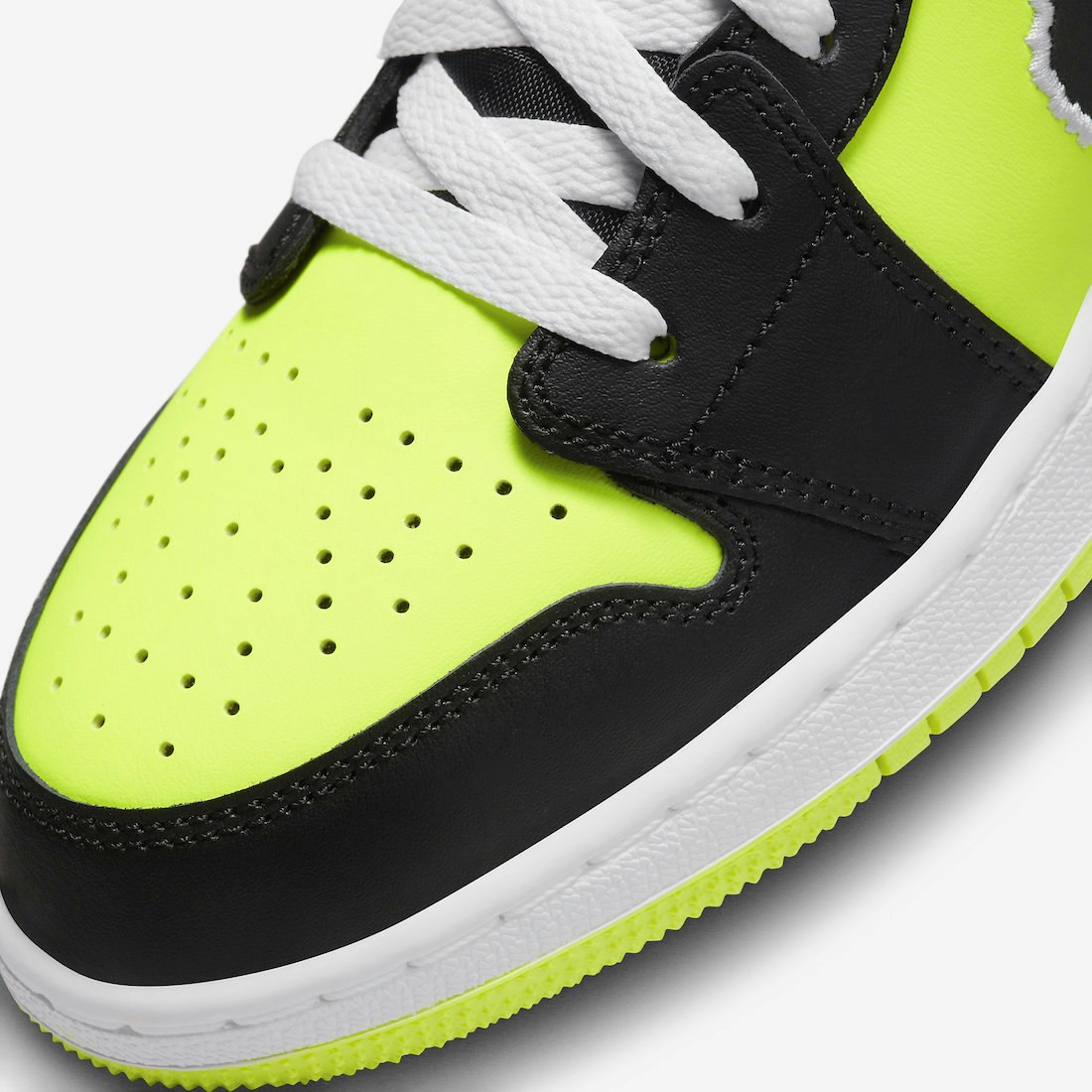 Air Jordan 1 Low SE GS "Black Cat"