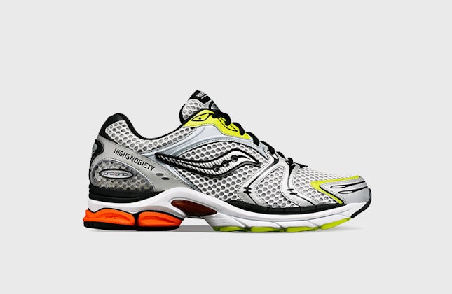 Highsnobiety x Saucony Pro Grid Triumph 4 "Silver Multi" Highsnobiety x Saucony Pro Grid Triumph 4 "Silver Multi"