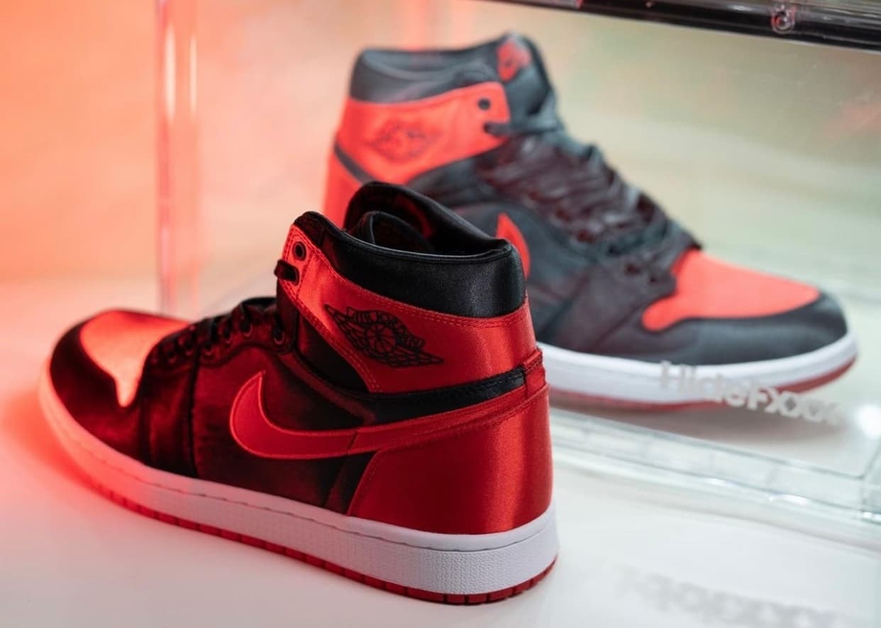 Air Jordan 1 High OG “Satin Bred”