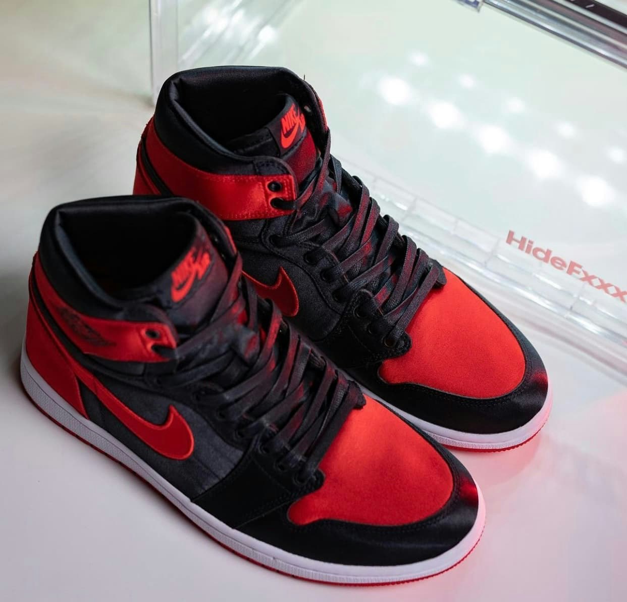Air Jordan 1 High OG “Satin Bred”