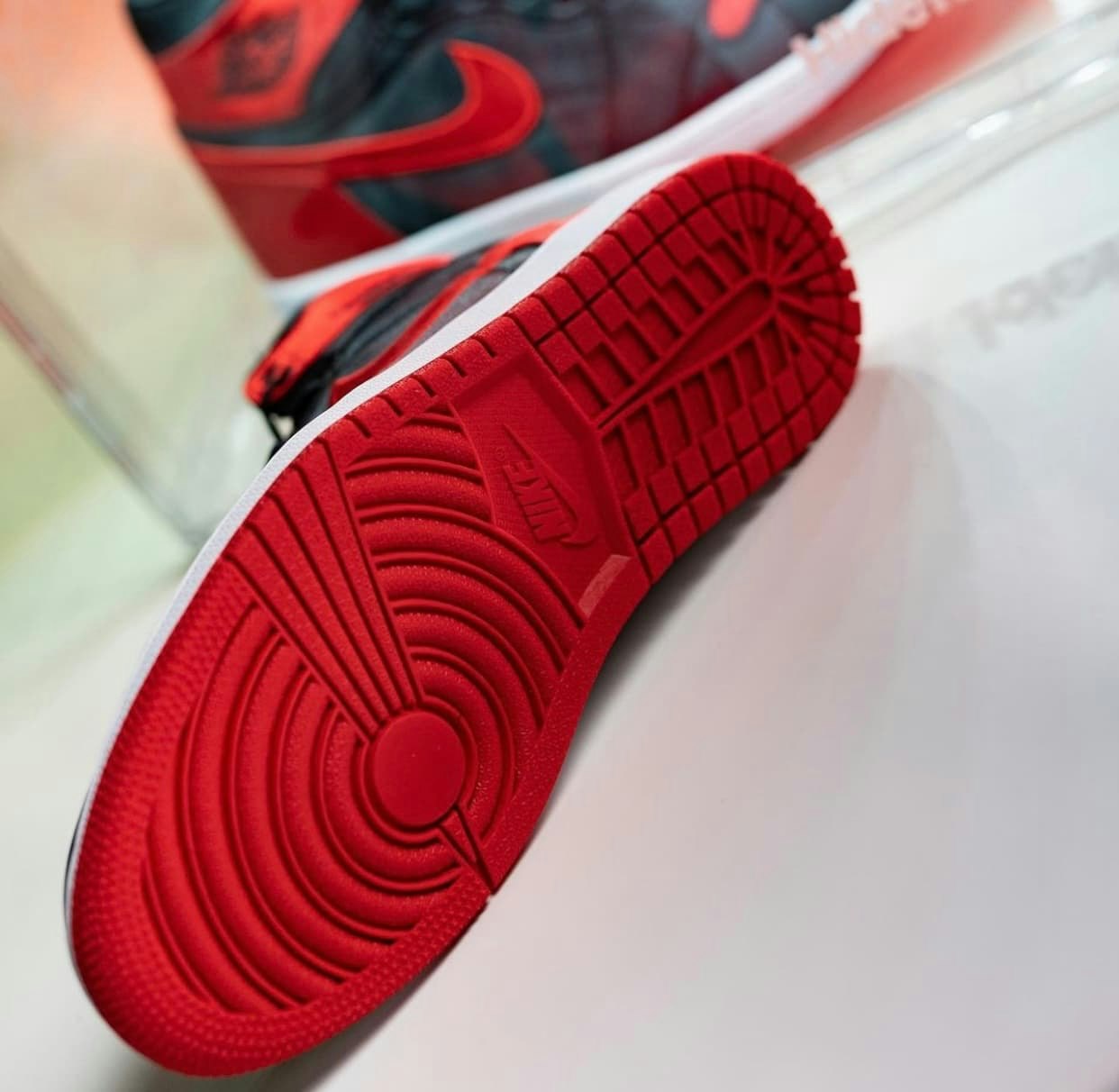 Air Jordan 1 High OG “Satin Bred”