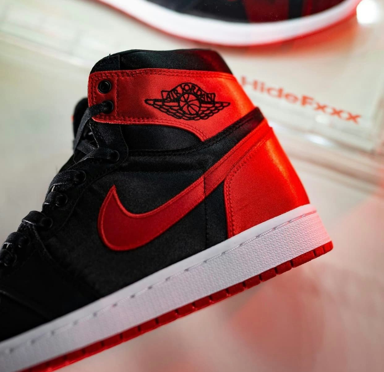Air Jordan 1 High OG “Satin Bred”