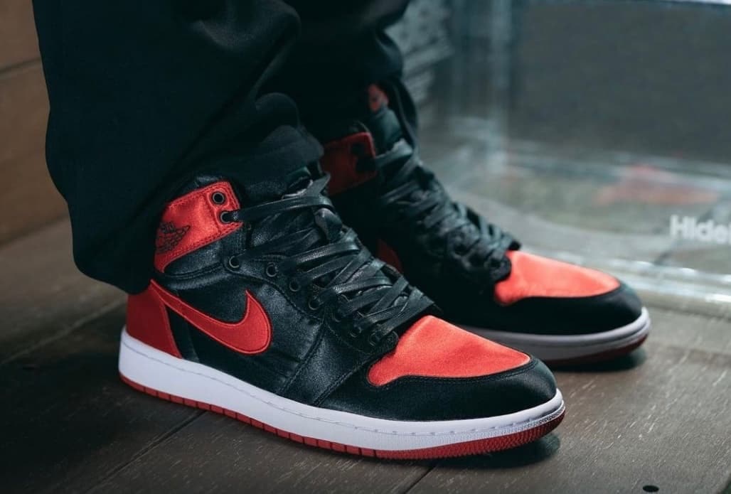 Air Jordan 1 High OG “Satin Bred”