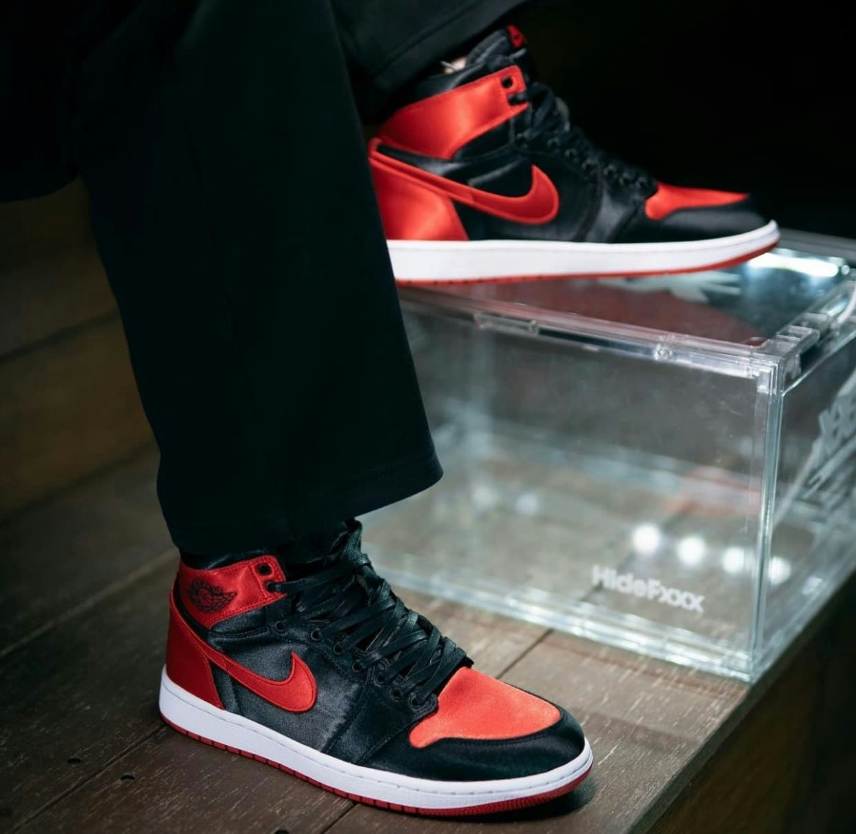 Air Jordan 1 High OG “Satin Bred”