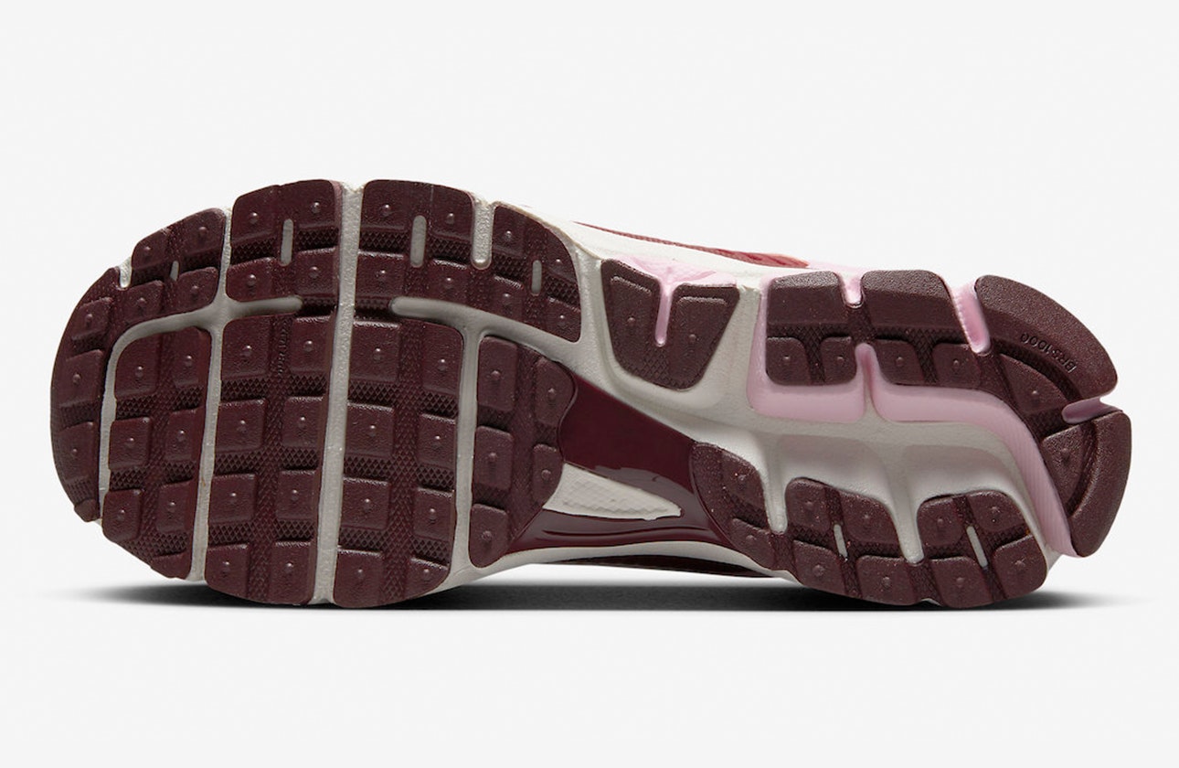 Nike Zoom Vomero 5 "Valentine’s Day"