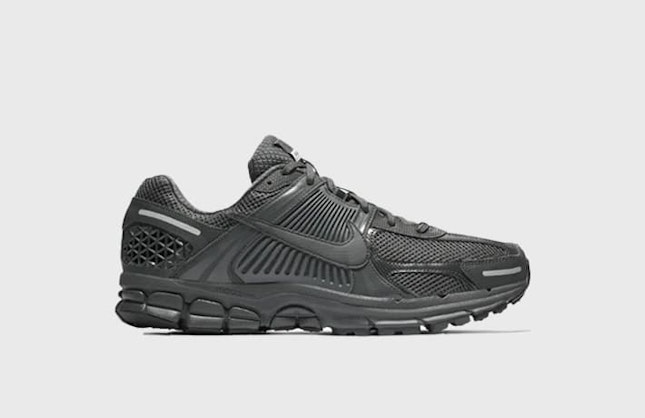 Nike Zoom Vomero 5 "Blackout Rush"