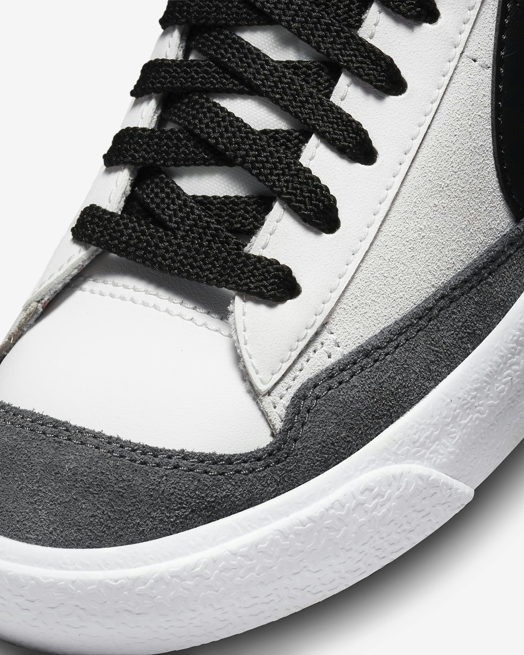 Nike Blazer Mid '77 GS "Light Smoke Grey"