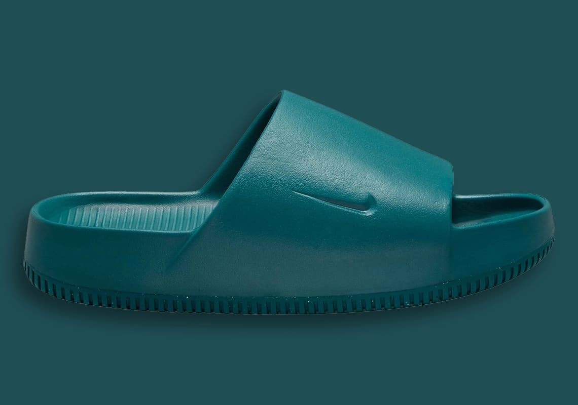 Nike Calm Slide 