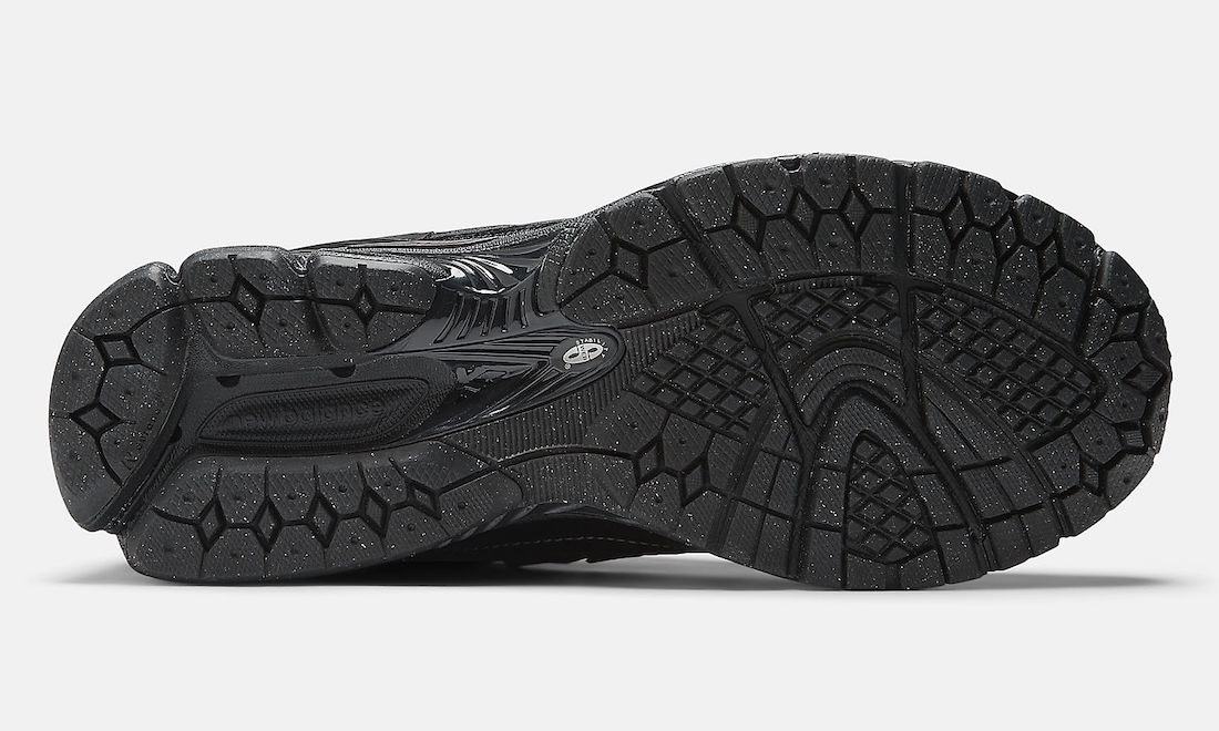 New Balance 1906R "Protection Pack" (Black)