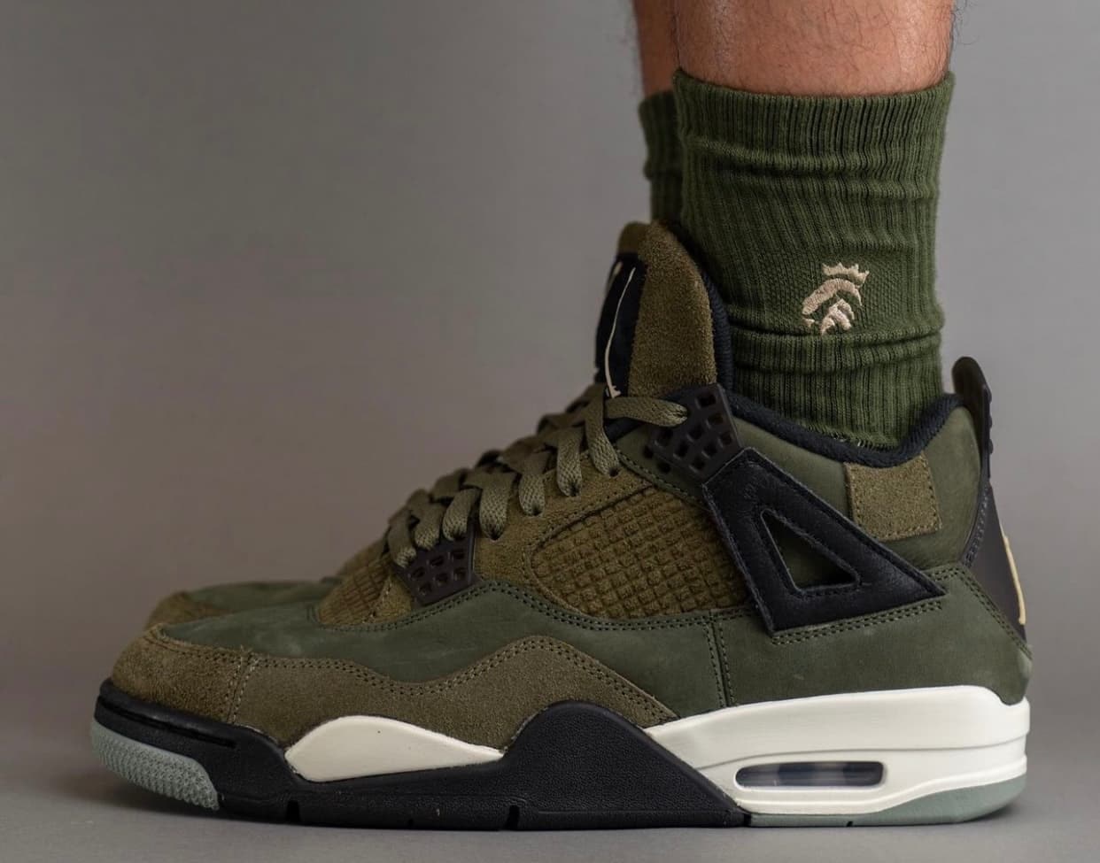Air Jordan 4 SE Craft “Medium Olive”