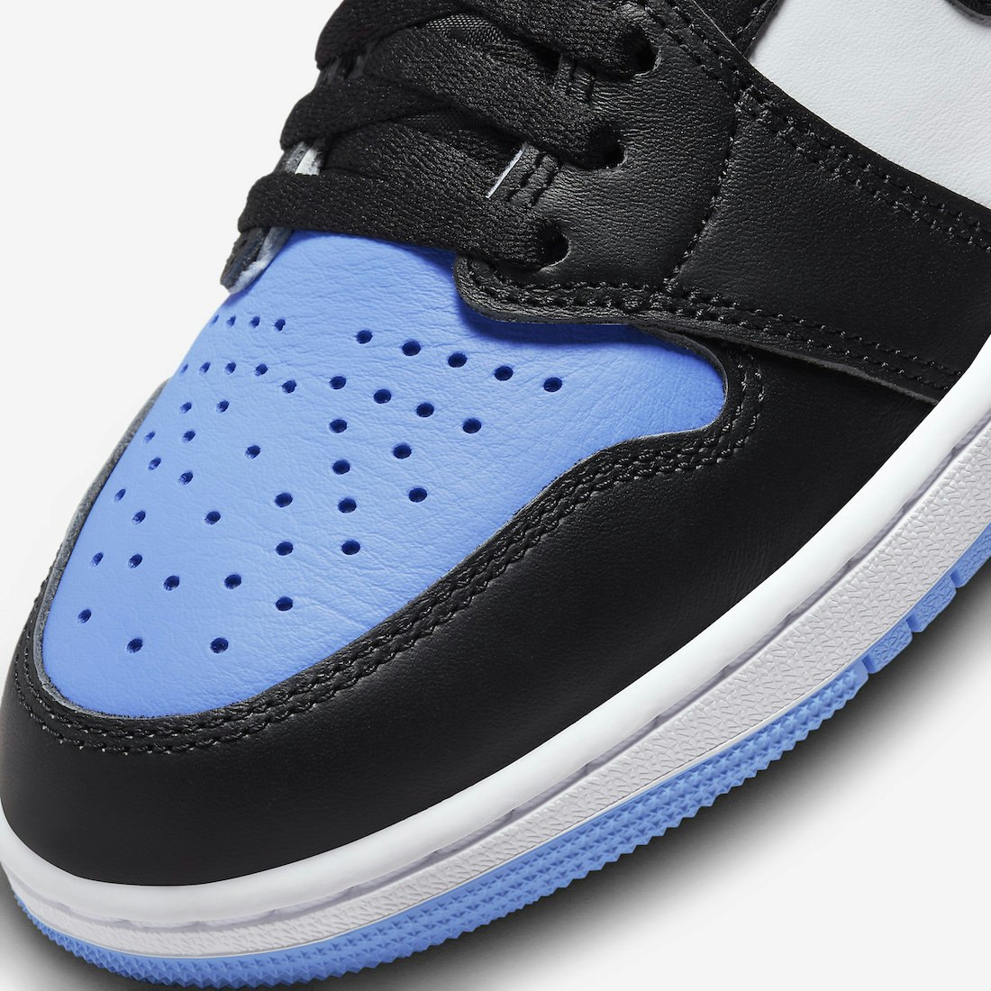 Air Jordan 1 High OG "UNC Toe"