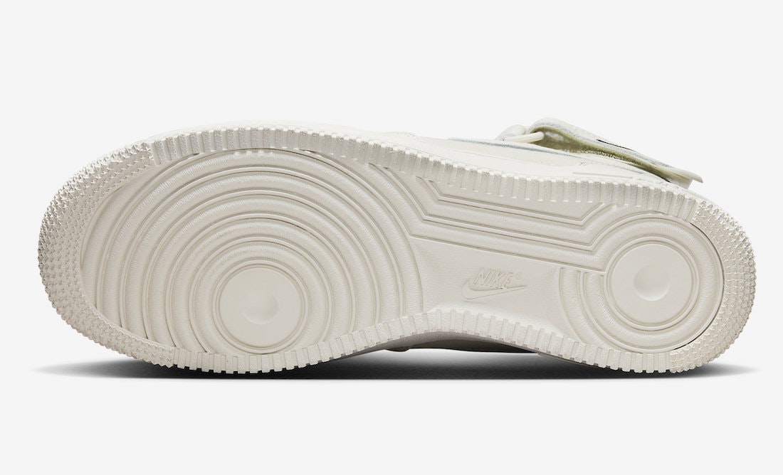 Nike Air Force 1 Mid "Light Bone"
