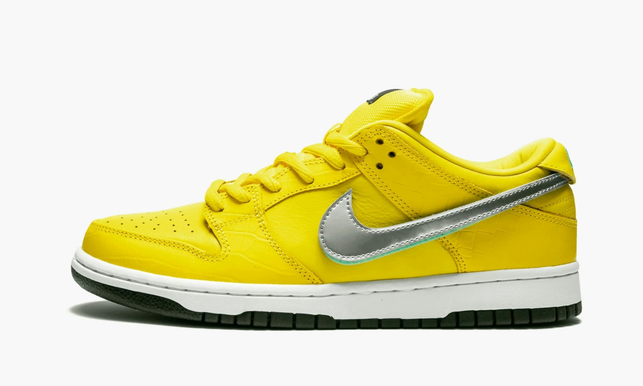Diamond Supply Co. x Nike SB Dunk Low "Canary"