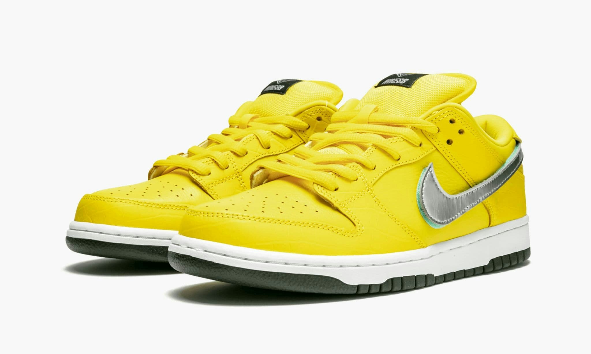 Diamond Supply Co. x Nike SB Dunk Low "Canary"