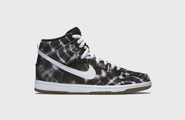 Nike SB Dunk High "Tie Dye Black"