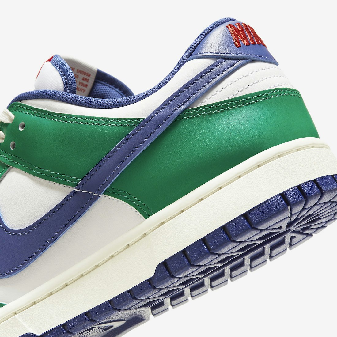 Nike Dunk Low "Gorge Green"