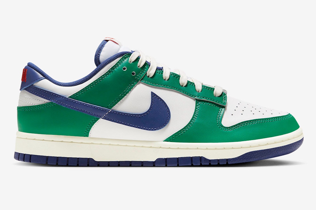 Nike Dunk Low "Gorge Green"