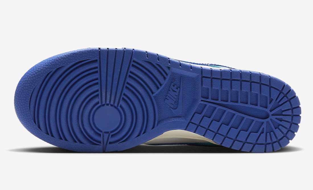 Nike Dunk Low "Nebula Blue"