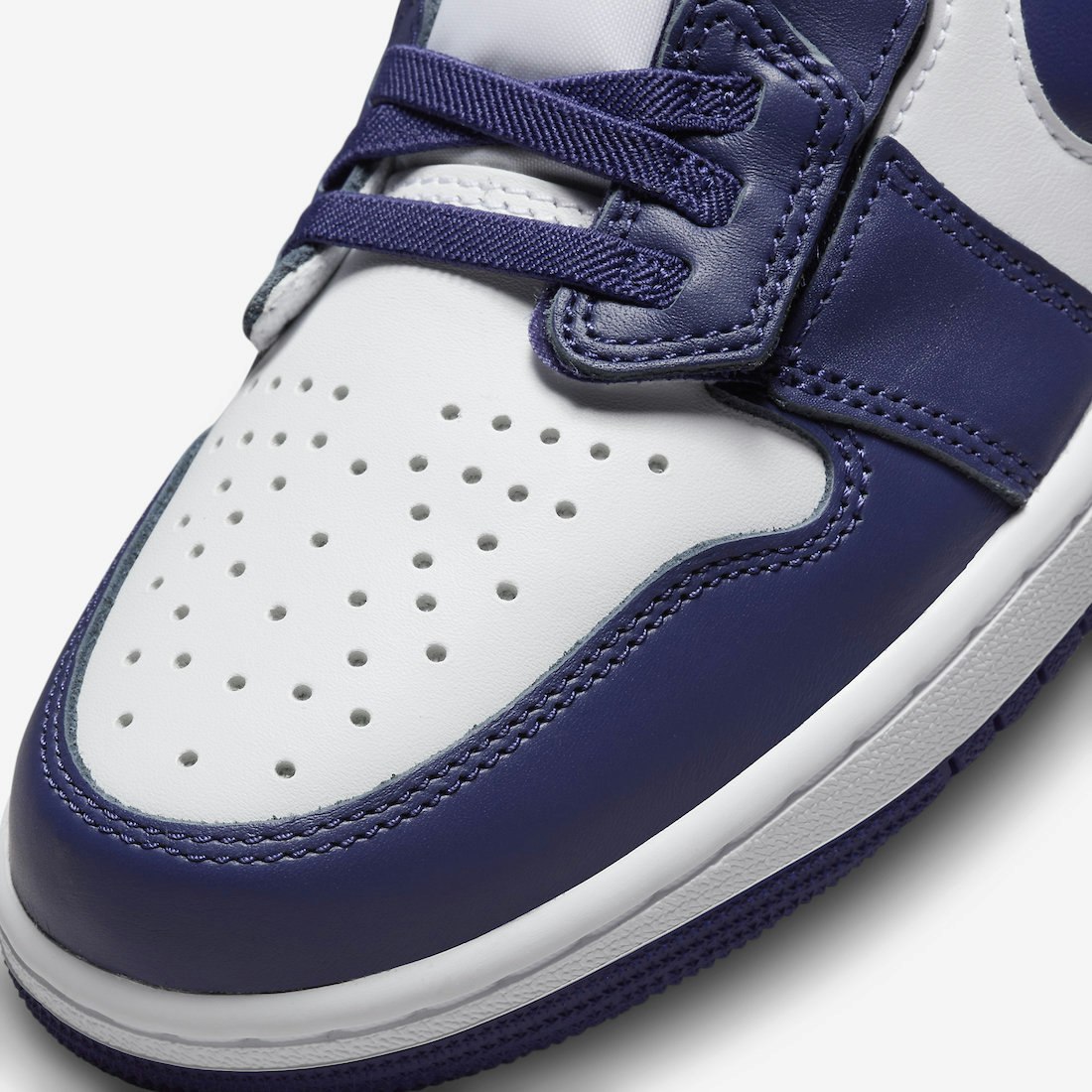 Air Jordan 1 Low FlyEase "Sky J Purple"