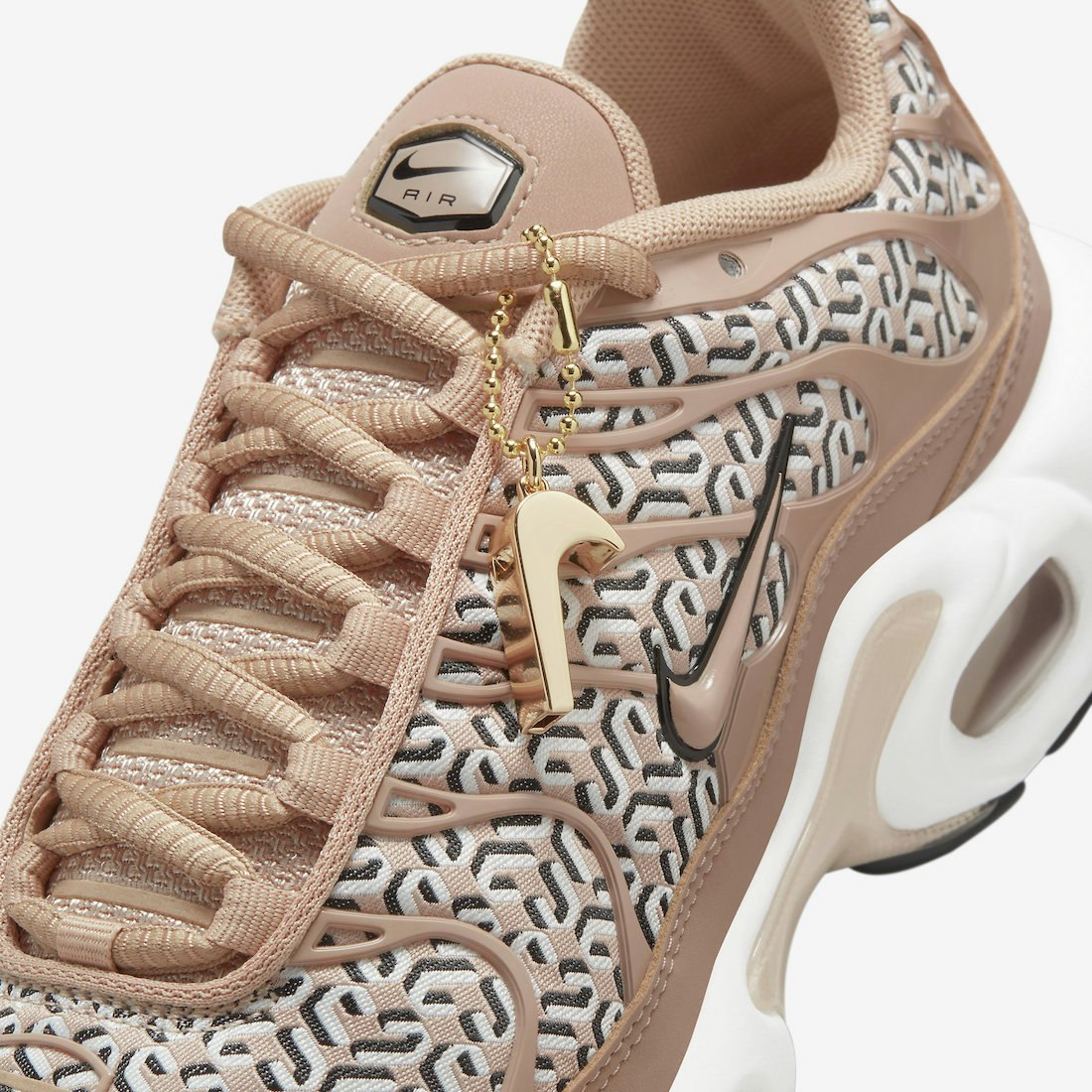 Nike Air Max Plus "United in Victory"