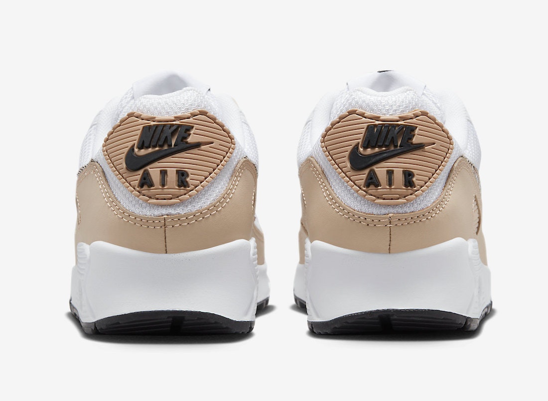 Nike Air Max 90 "United in Victory"