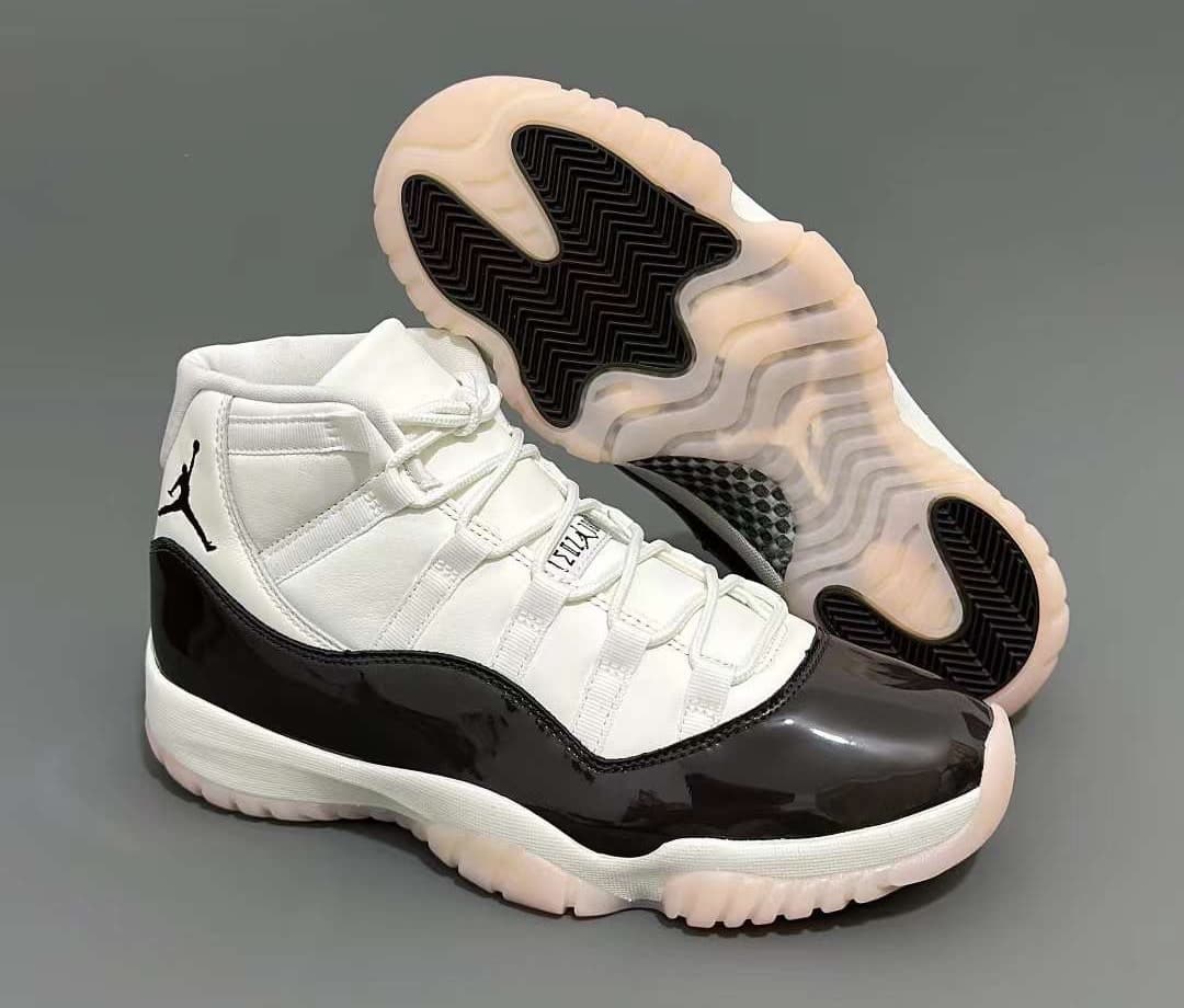 Nike Women's AirJordan 11 "Neapolitan"