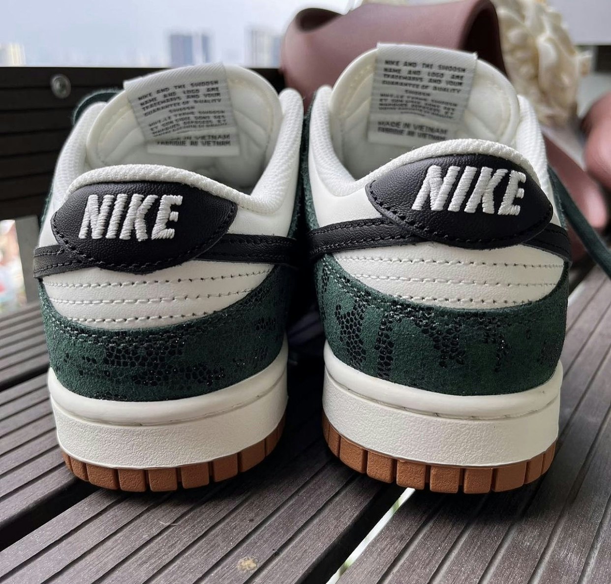 Nike Dunk Low WMNS "Green Snake"