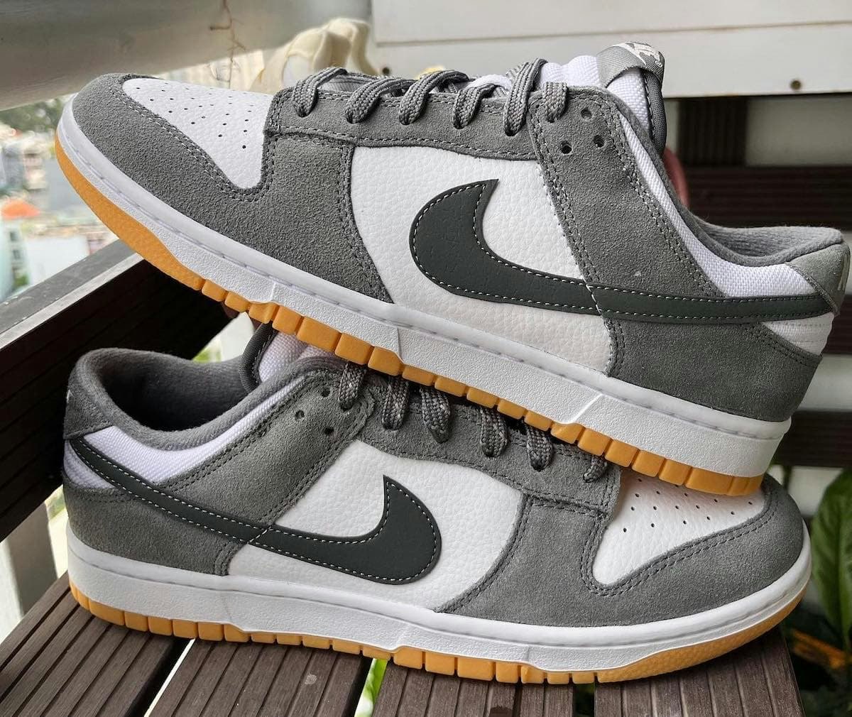 Nike Dunk Low "Smoke Grey"
