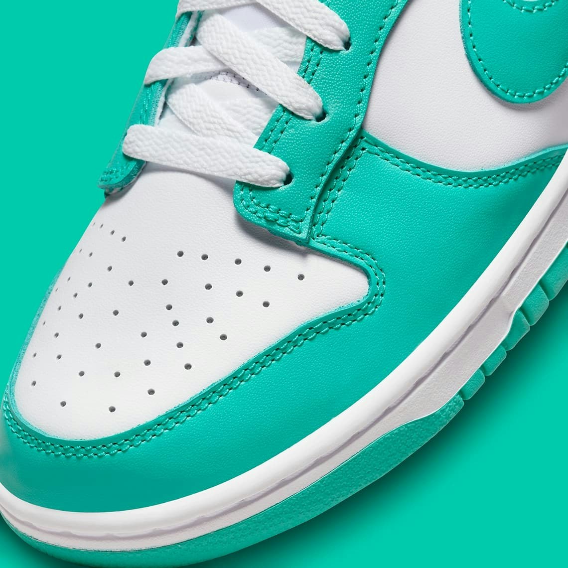 Nike Dunk Low "Clear Jade" 