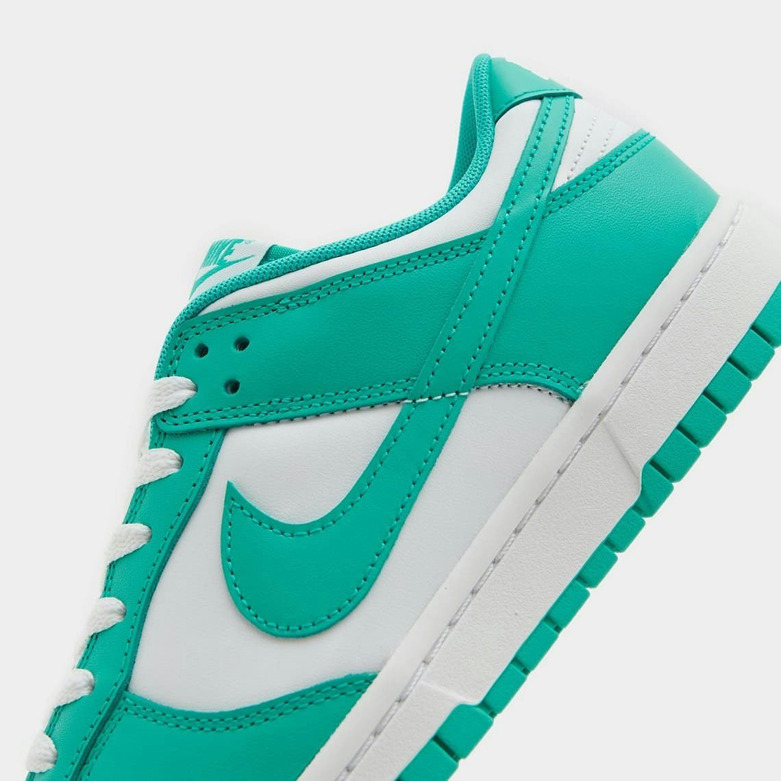 Nike Dunk Low "Clear Jade" 